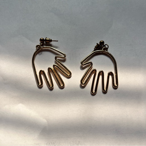 Dangly hand earrings! - Picture 1 of 3